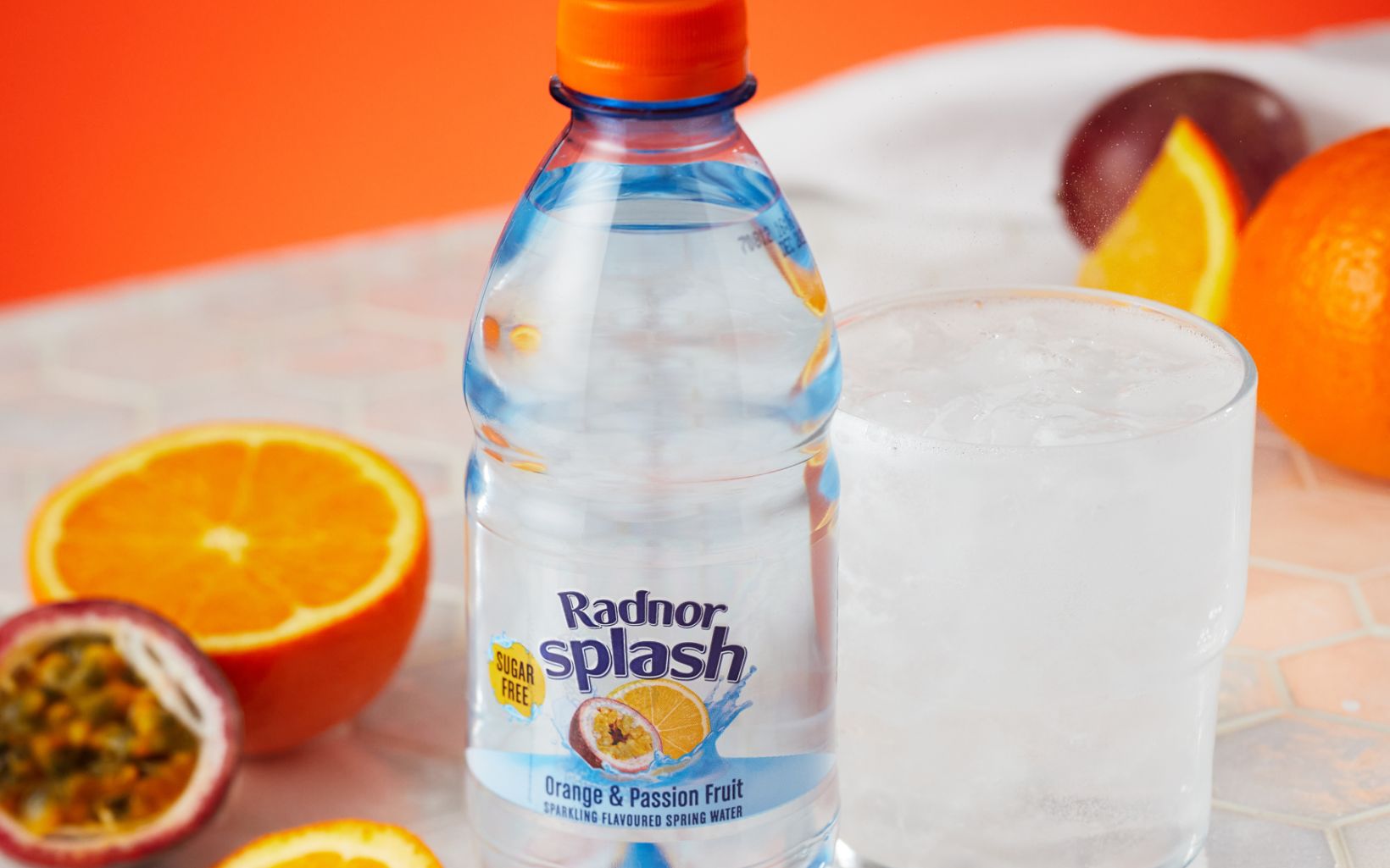 54482 Radnor Splash 330ml Sparkling Orange And Passion Fruit